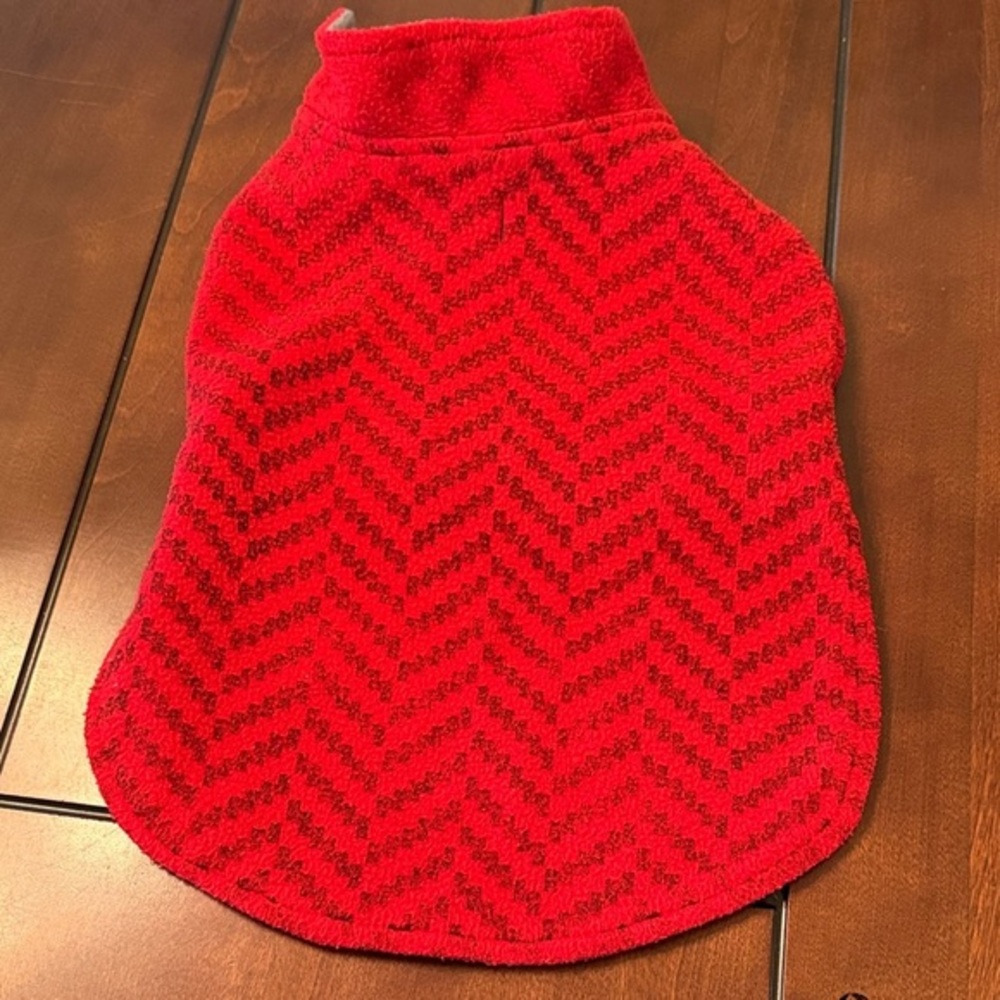 ❤️3 for $15!❤️ 
Chevron Patterned Dog Sweater in Red
